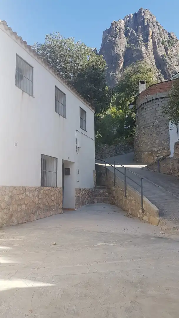 Casa rústica amb piscina en venda a Tiscar 10, imagen 2