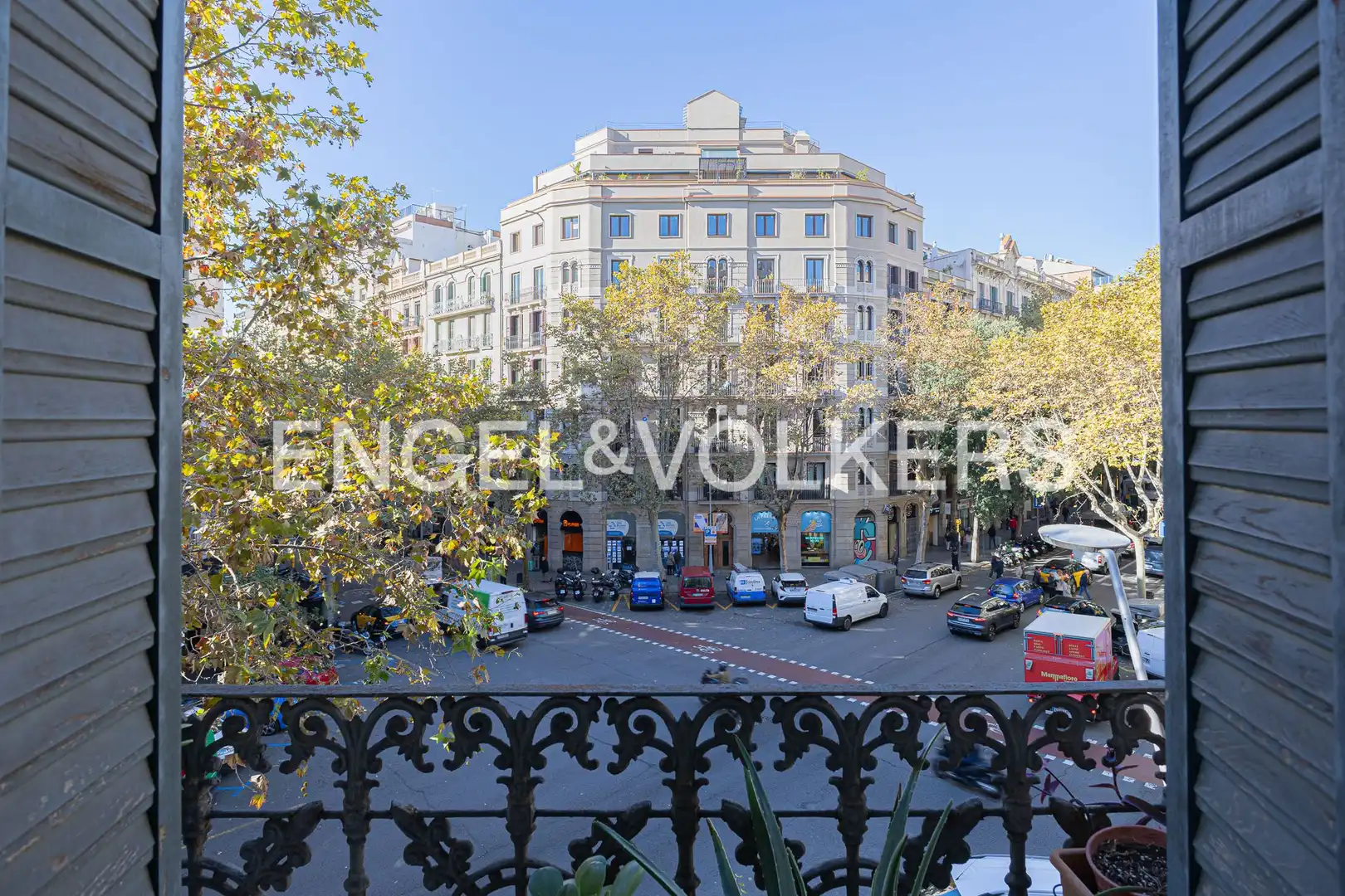 Vista exterior de Piso en venta en Barcelona con Aire acondicionado, Calefacción y Parquet