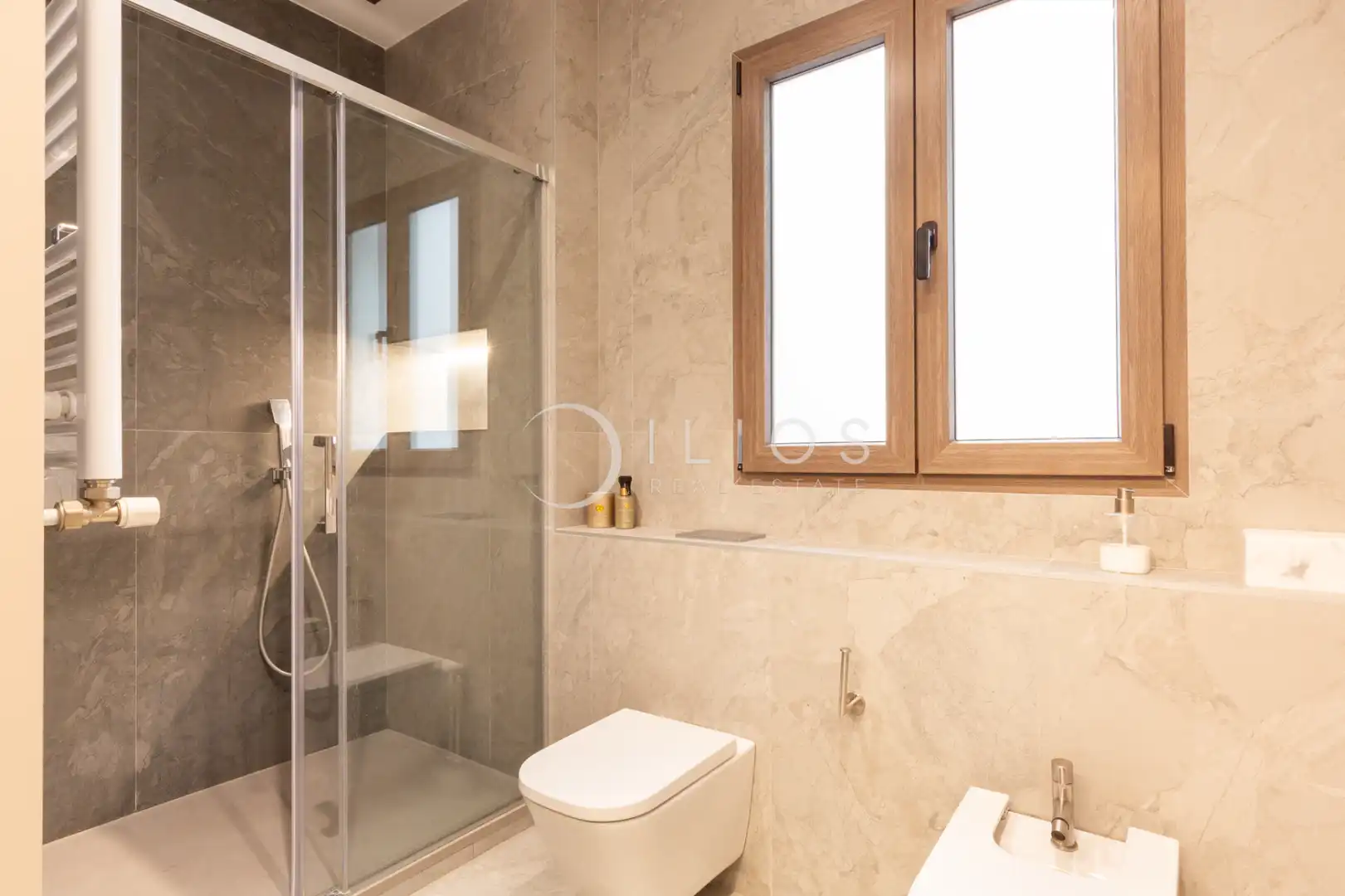 Baño de Piso en venta en Valencia con Aire acondicionado, Calefacción y Terraza