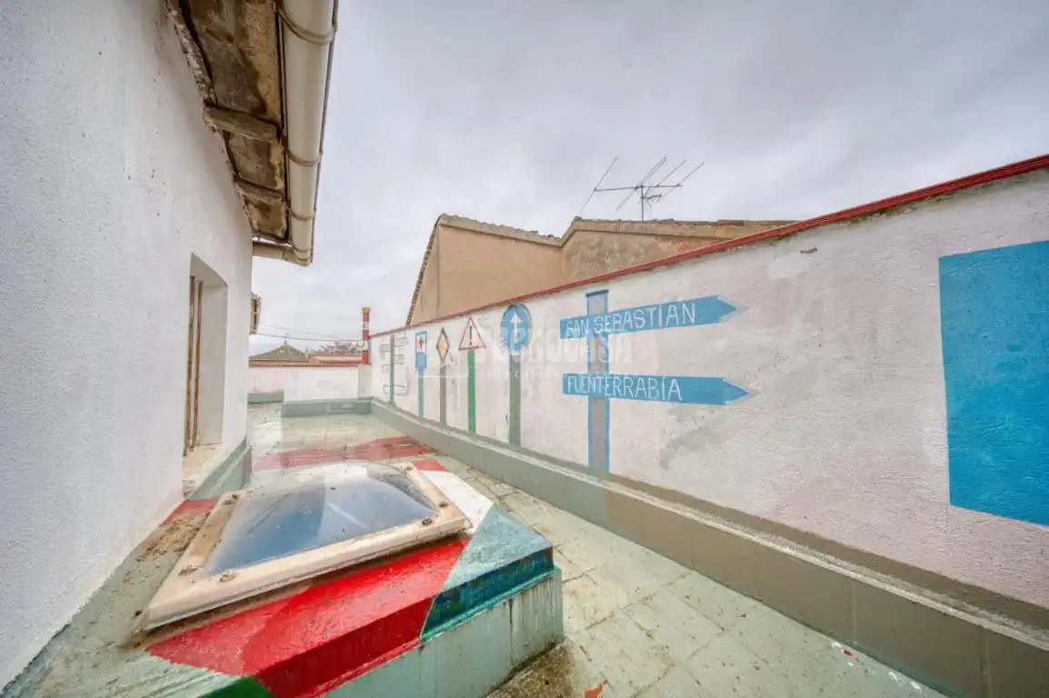 Casa adosada en venta en Venta de Baños