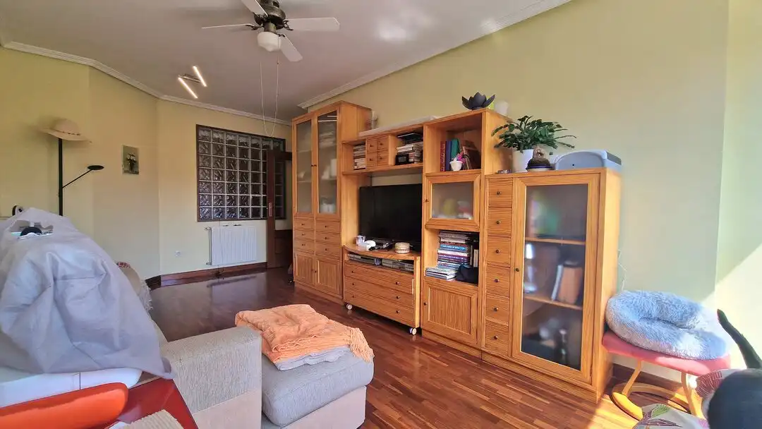 Wohnzimmer von Wohnung zum Verkauf in Urnieta mit Heizung und Abstellraum