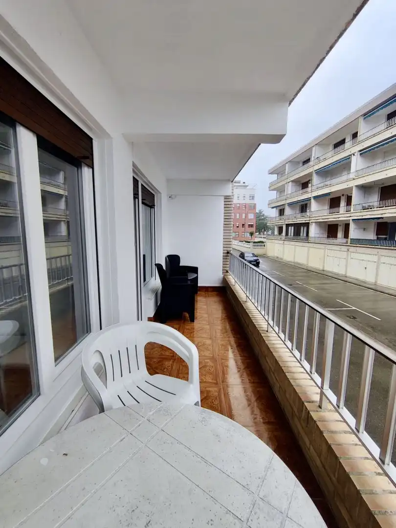 Terrassa de Pis de lloguer en Laredo amb Calefacció, Terrassa i Moblat