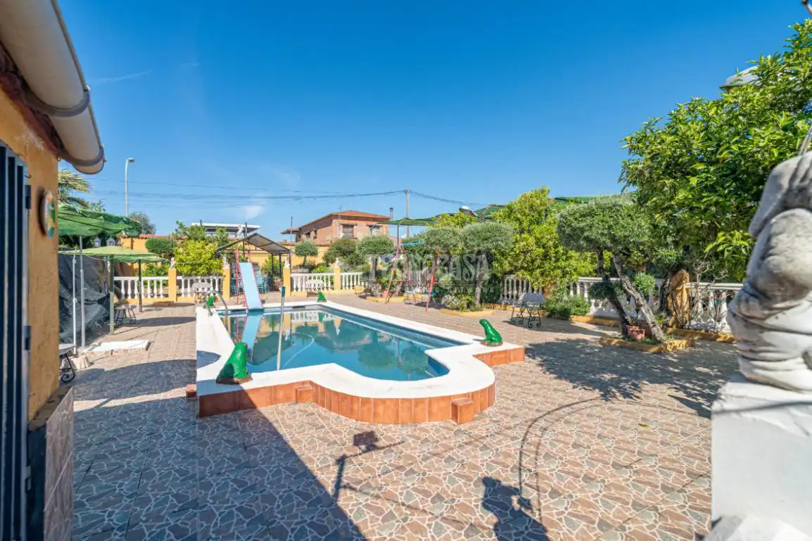 Piscina de Finca rústica en venta en Linares con Aire acondicionado, Jardín privado y Terraza