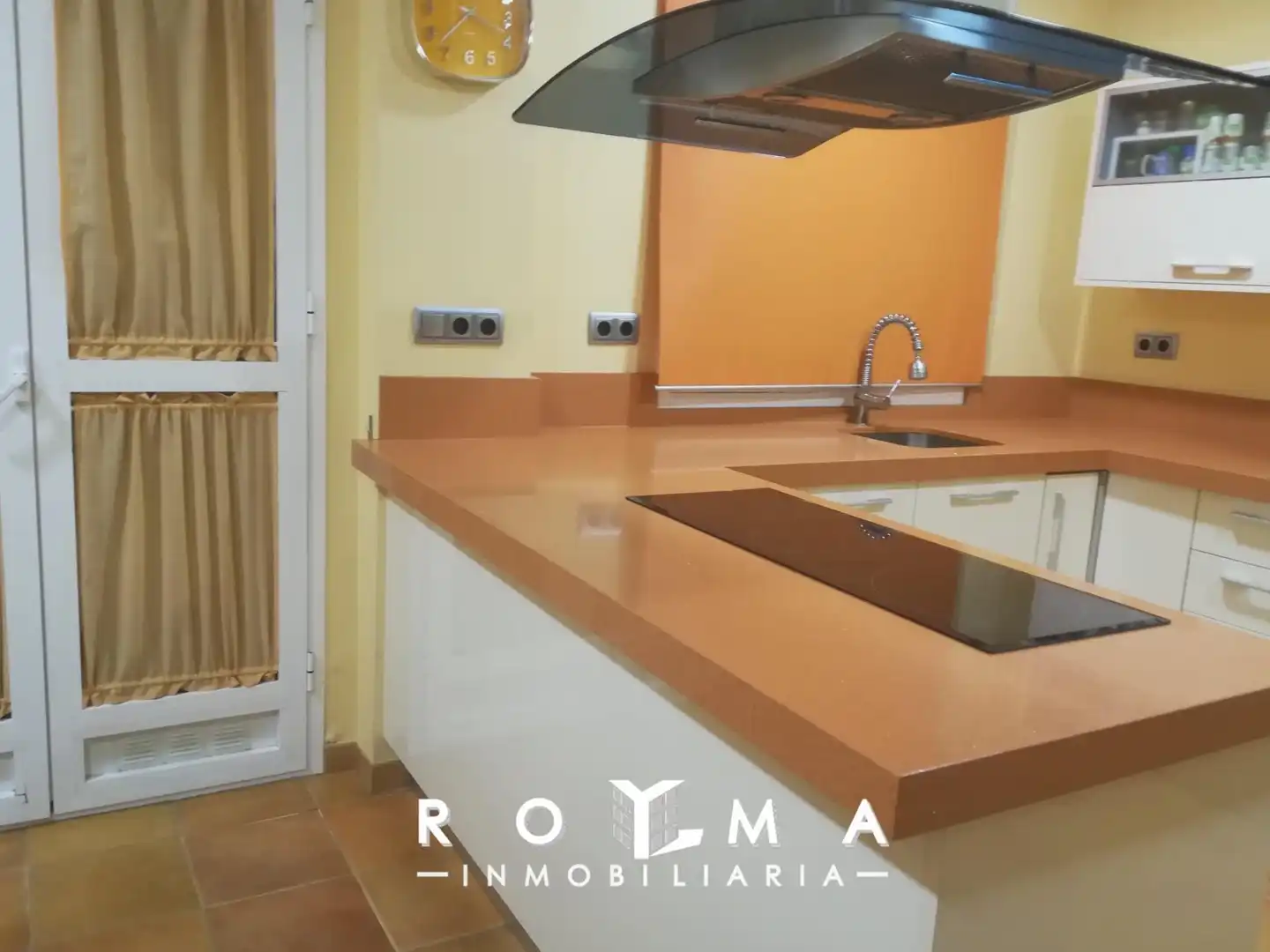 Cocina de Casa adosada de alquiler en Dos Hermanas con Aire acondicionado, Calefacción y Parquet