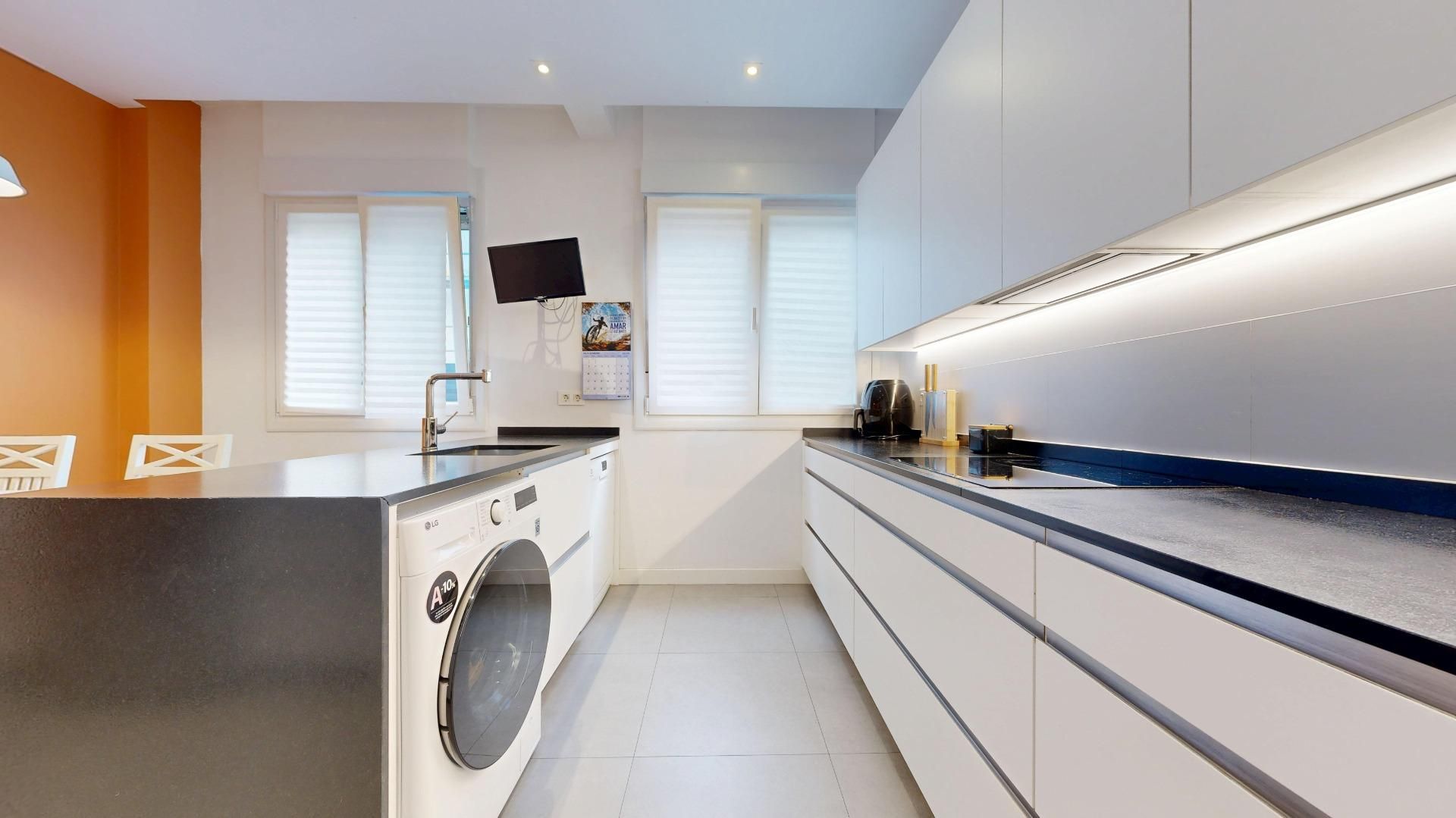 Kitchen of Flat for sale in Bilbao   with Heating, Storage room and Balcony