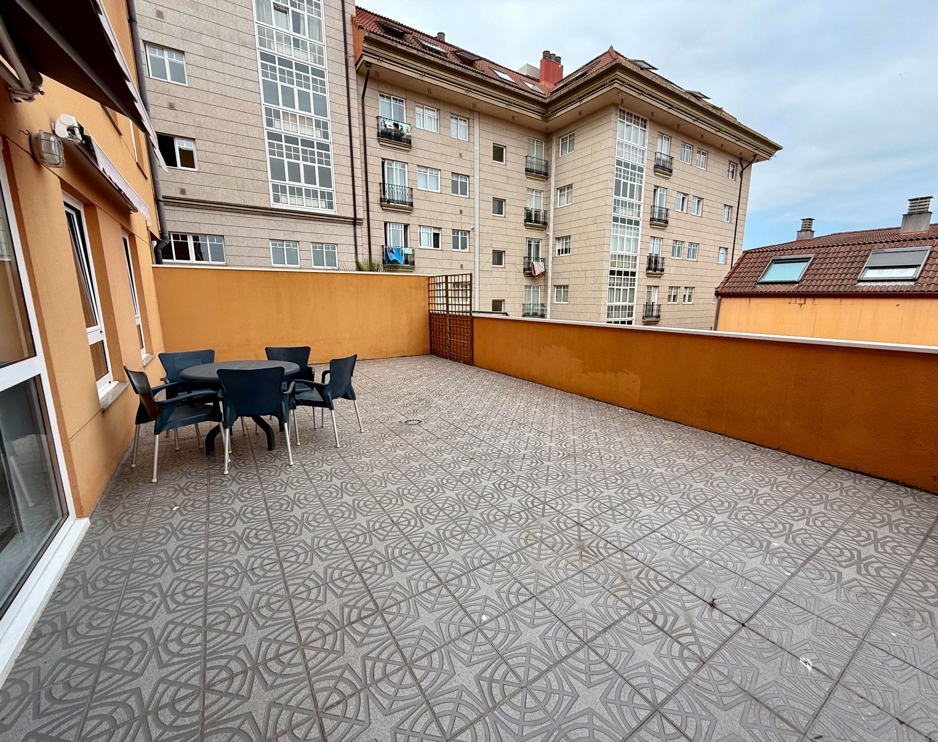 Terrassa de Pis en venda en A Coruña Capital  amb Calefacció, Parquet i Terrassa