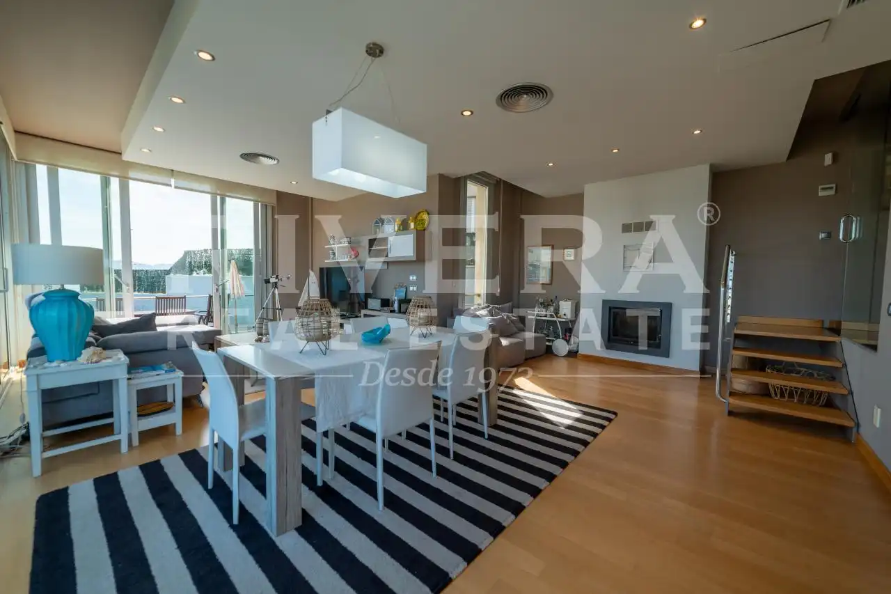 Sala de estar de Casa o chalet en venta en Poio con Calefacción, Jardín privado y Terraza