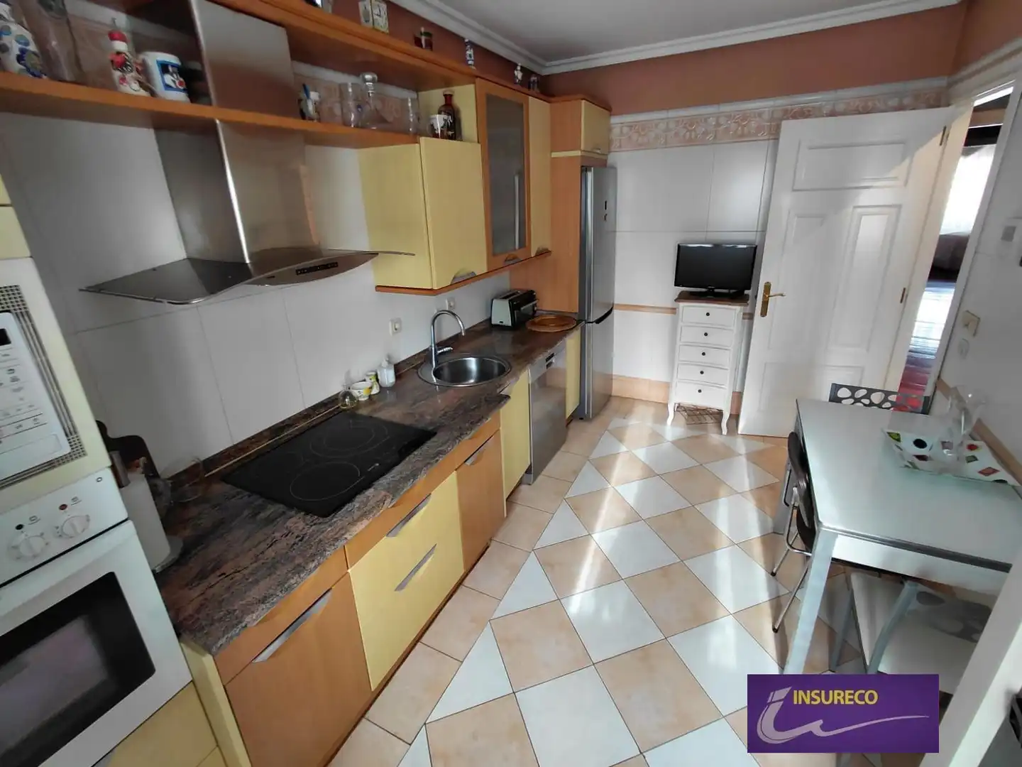 Cocina de Ático en venta en León Capital  con Calefacción, Terraza y Amueblado
