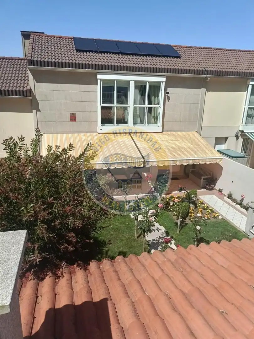 Terraza de Casa adosada en venta en Vigo  con Calefacción, Terraza y Trastero