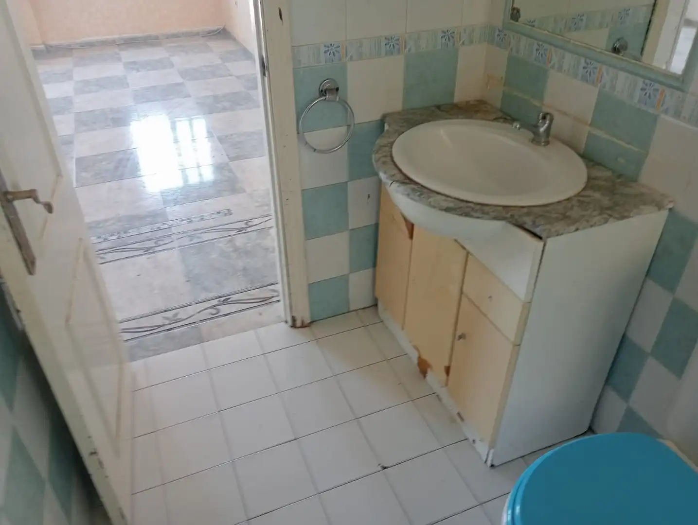 Bathroom of Flat for sale in Tomares