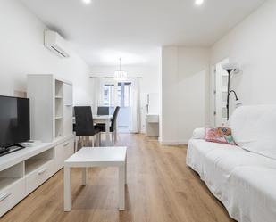 Living room of Flat to rent in  Madrid Capital  with Air Conditioner, Heating and Terrace