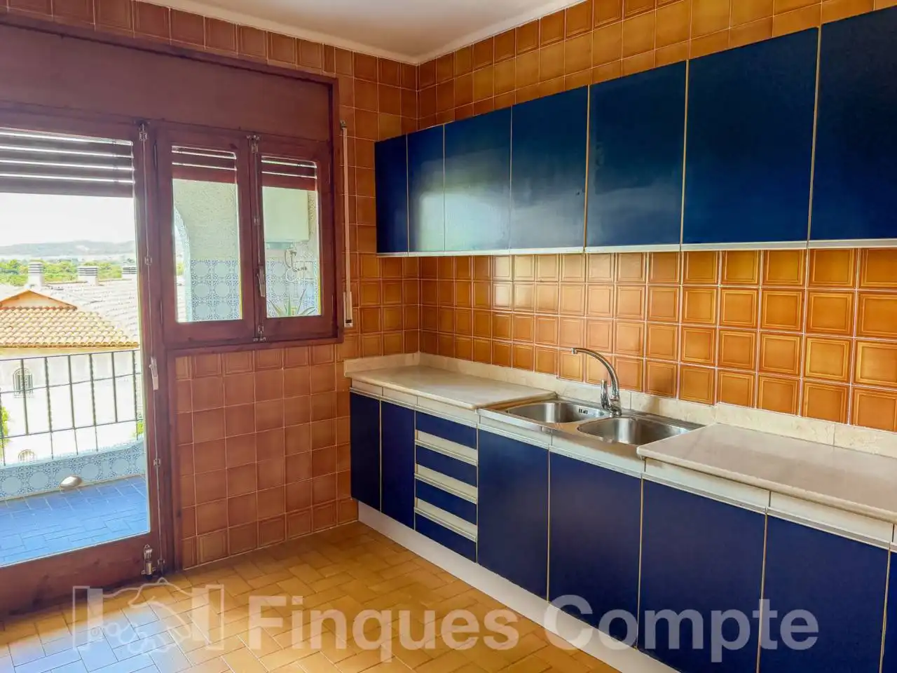Cocina de Apartamento en venta en Roda de Berà con Calefacción, Terraza y Trastero