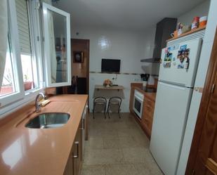 Cuina de Pis en venda en Chiclana de la Frontera amb Jardí privat