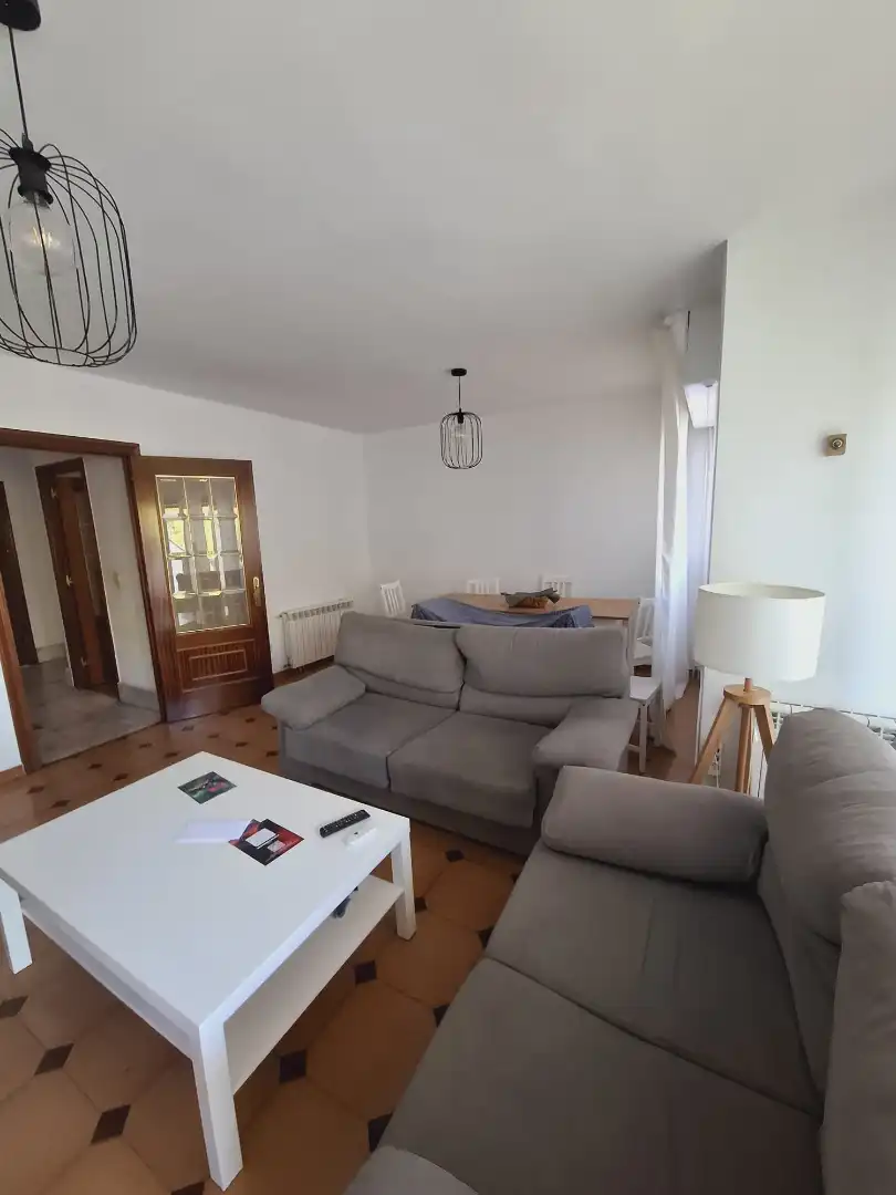 Sala d'estar de Casa adosada en venda en Villaviciosa de Odón amb Aire condicionat, Calefacció i Jardí privat