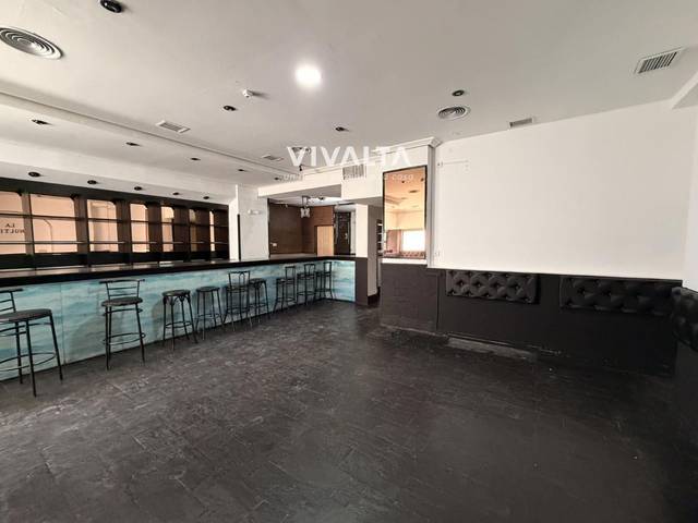 Local comercial en Venta en Poeta Blas de Otero en Ventas