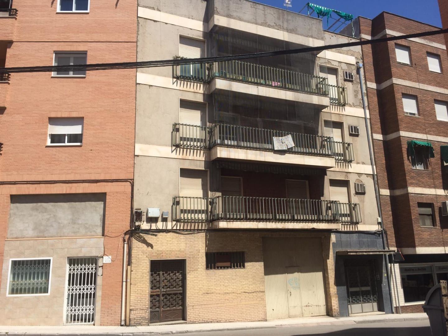 Vista exterior de Piso en venta en Linares con Terraza y Balcón