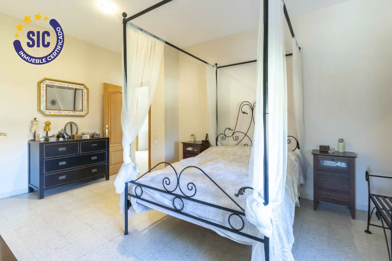 Habitación de Casa o chalet en venta en Torrent con Aire acondicionado, Jardín privado y Terraza