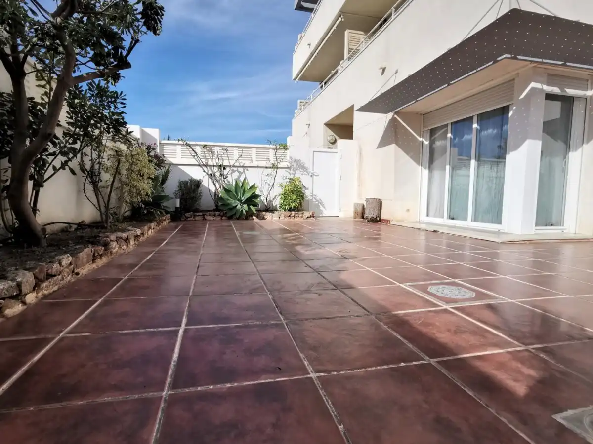 Terrassa de Pis de lloguer en Almería amb Aire condicionat, Calefacció i Jardí privat