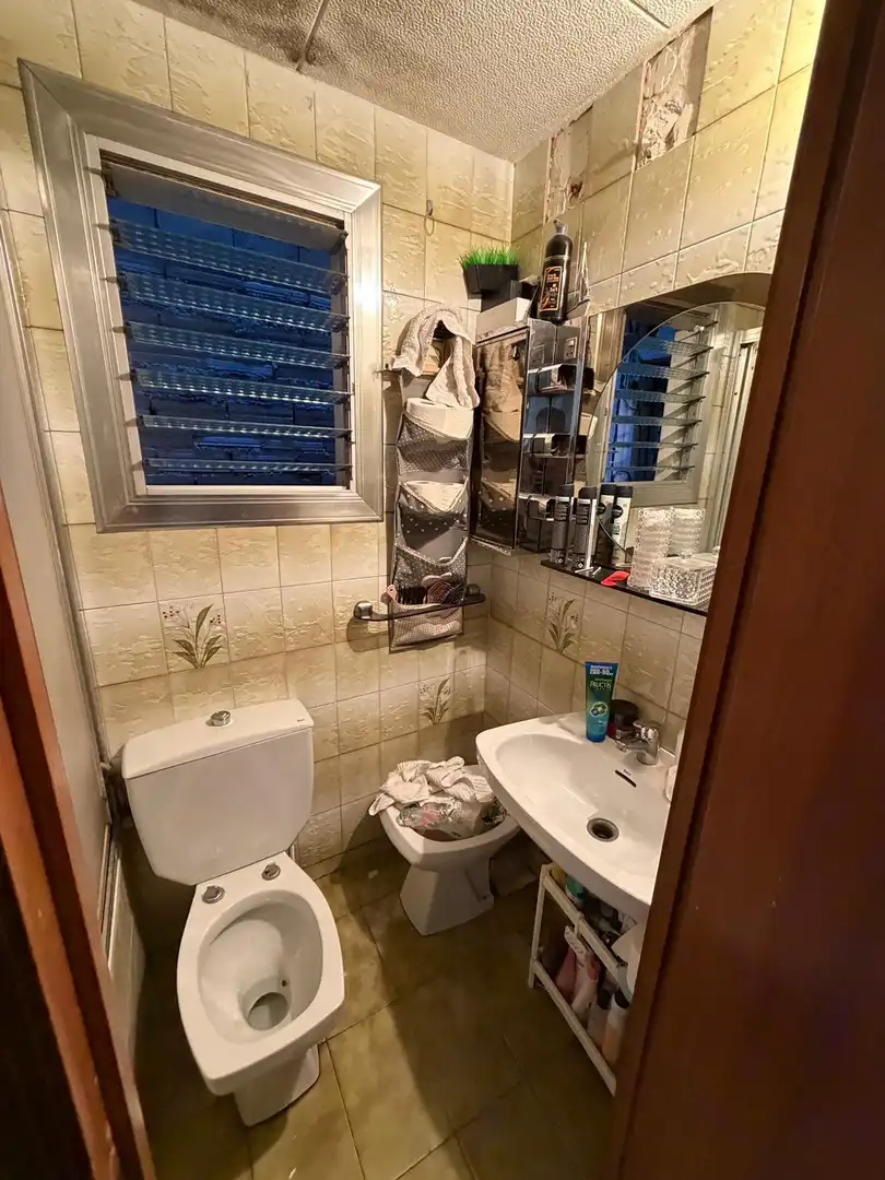 Bathroom of Flat for sale in Nou Barris