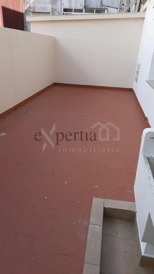 Piso en venta en Boiro con Calefacción, Terraza y Trastero