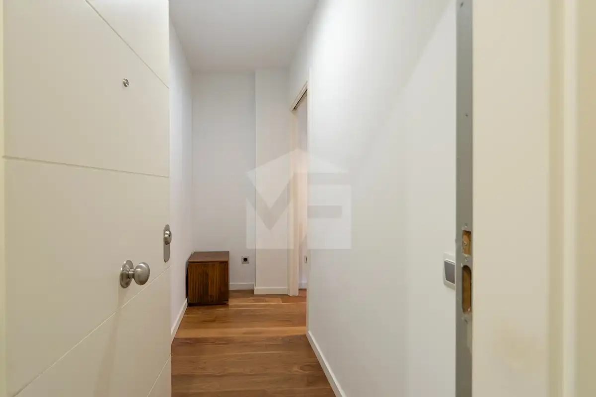 Flat for sale in Barcelona  with Air Conditioner and Heating