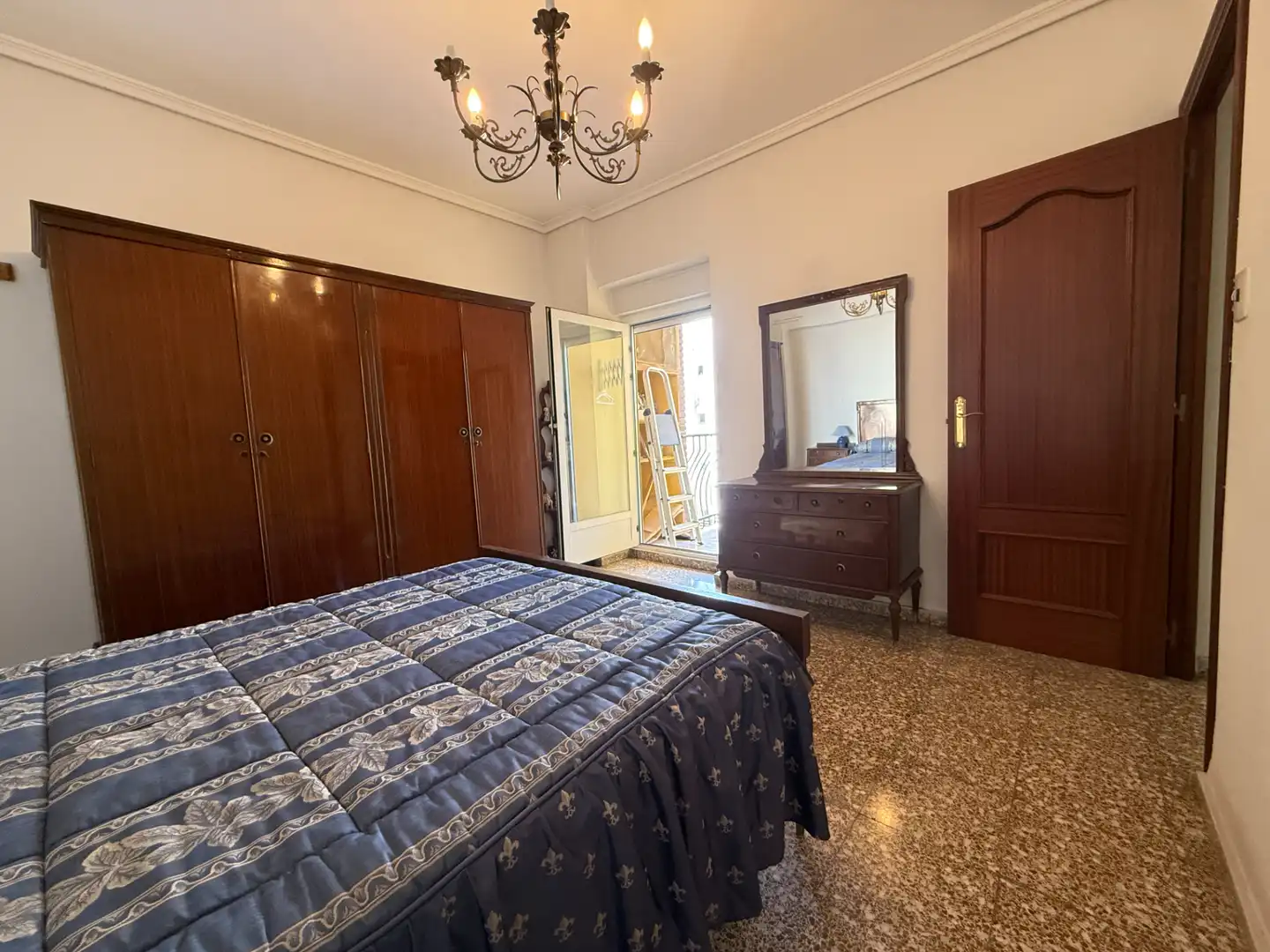 Habitación de Piso en venta en Castellón de la Plana / Castelló de la Plana con Balcón