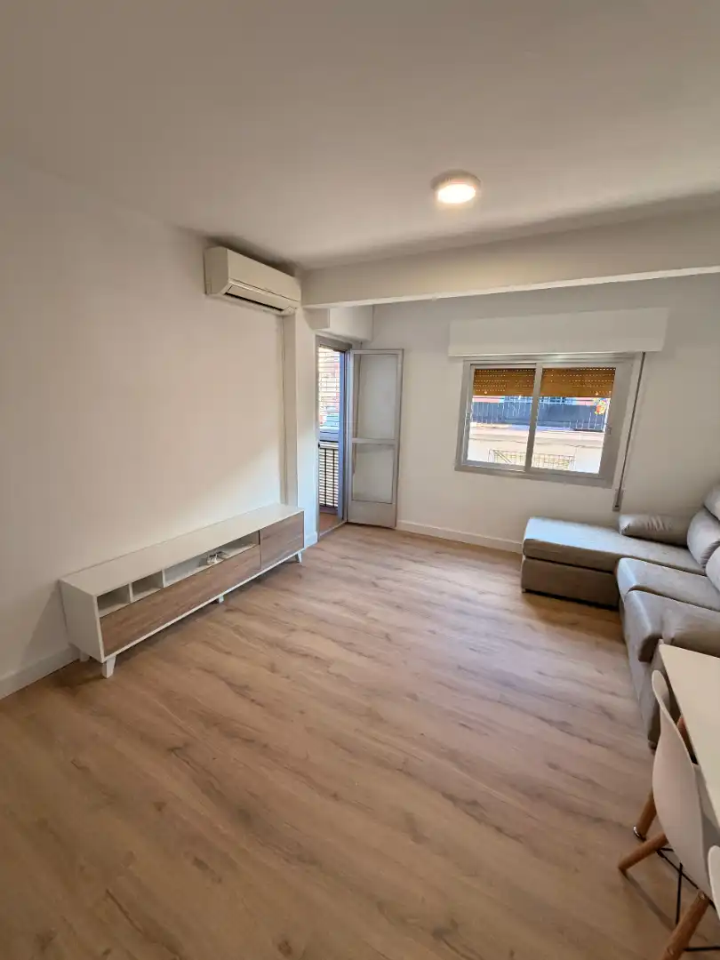 Habitación de Piso de alquiler en  Murcia Capital con Aire acondicionado, Amueblado y Horno