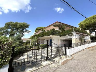 Casa con jardín en venta en Carrer Pompeu Fabra 29