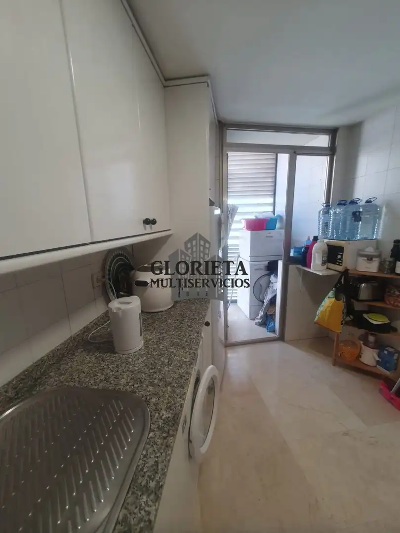 Cocina de Piso en venta en Vigo  con Calefacción, Trastero y Amueblado