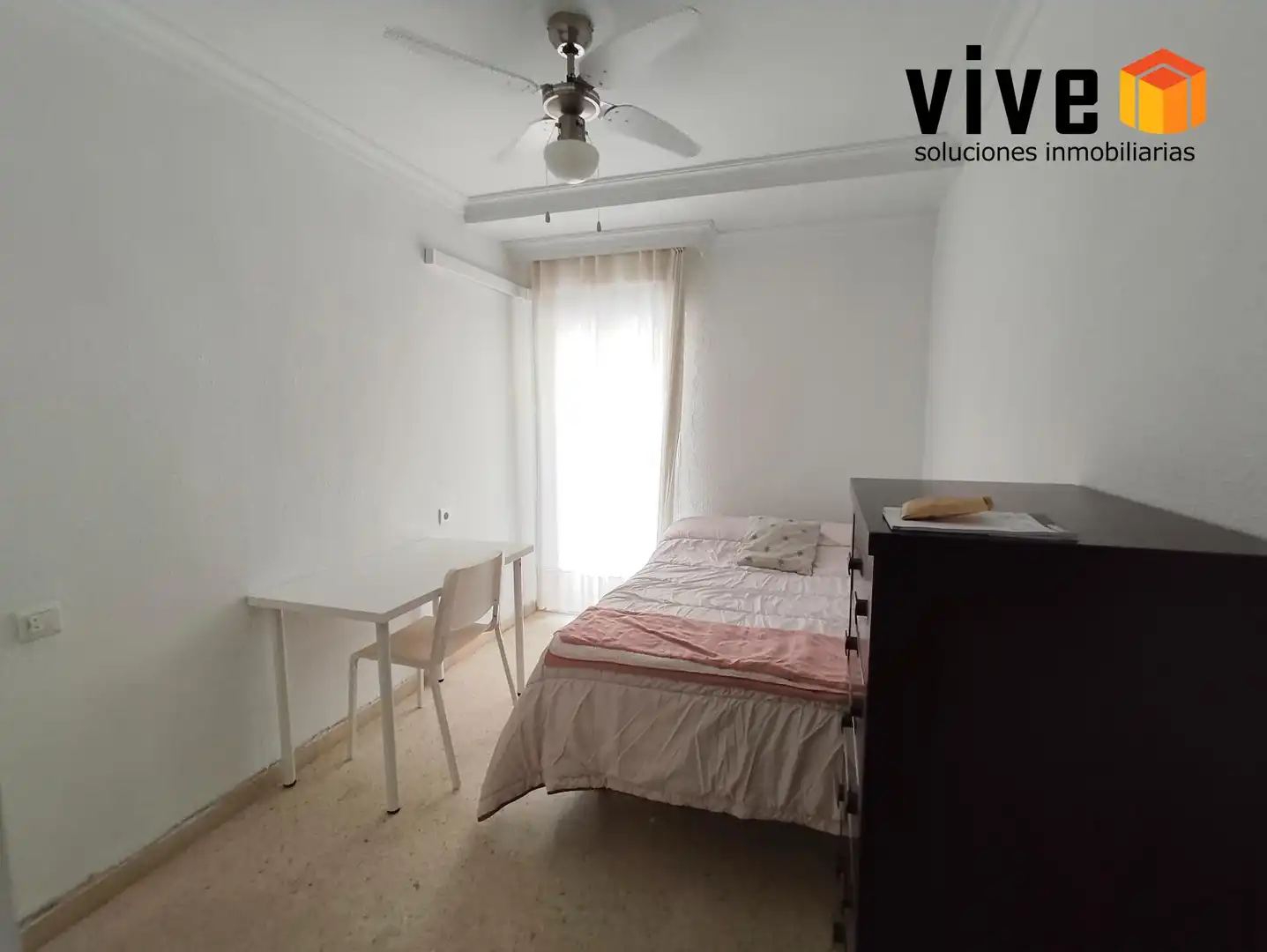 Schlafzimmer von Wohnung zur Miete in Sevilla mit Klimaanlage, Möbliert und Balkon