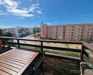 Vista exterior de Apartament de lloguer en San Bartolomé de Tirajana amb Balcó i Piscina comunitària