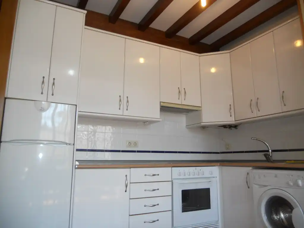 Kitchen of Flat for rent in Santiago de Compostela   with Heating, Furnished and Oven