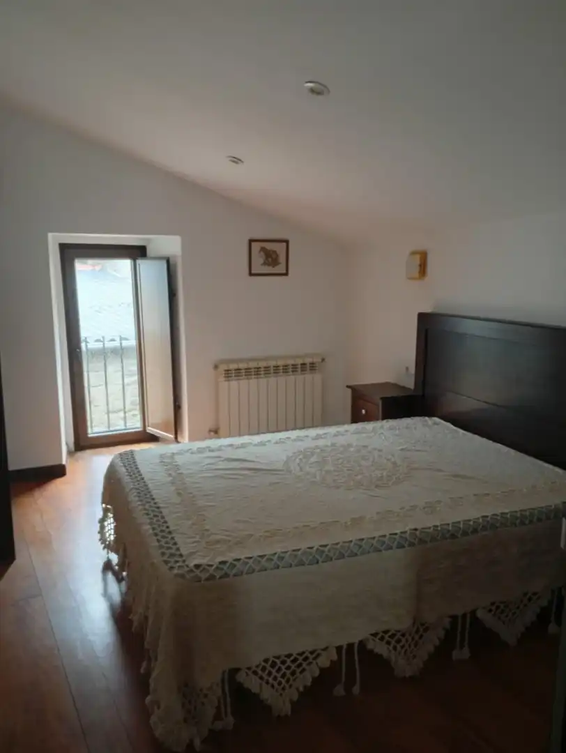 Dormitori de Casa o xalet en venda en Cerdedo amb Moblat, Forn i Rentadora