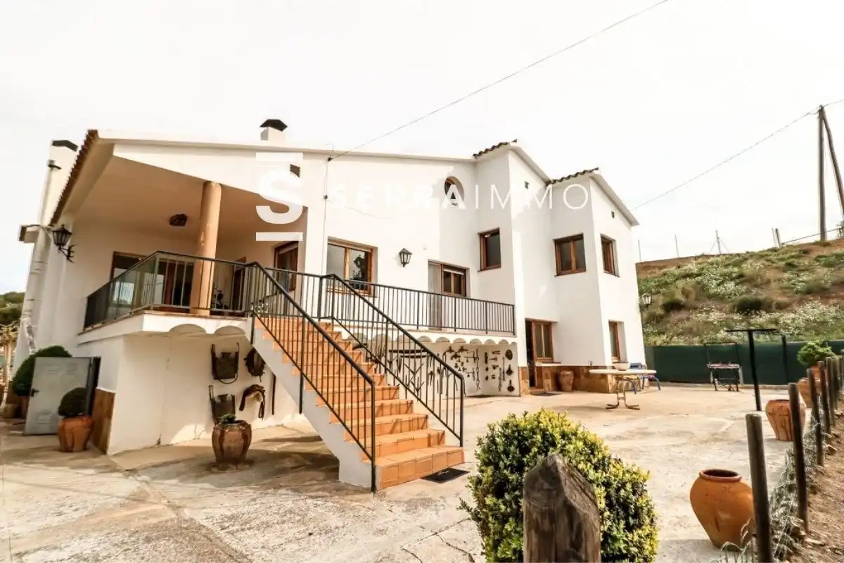 Vista exterior de Casa o xalet en venda en Font-rubí amb Jardí privat