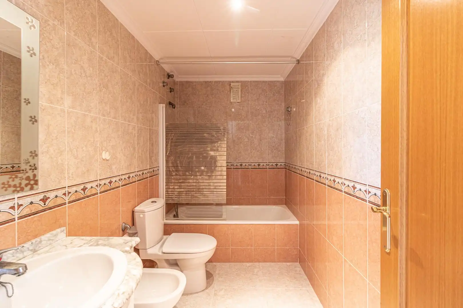 Baño de Piso en venta en Cullera con Aire acondicionado, Calefacción y Balcón