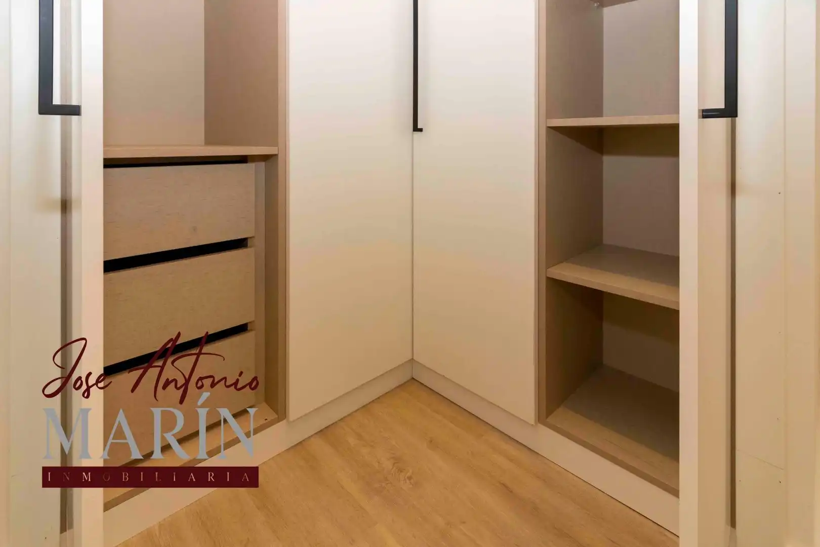 Dormitori de Apartament en venda en Badajoz amb Aire condicionat