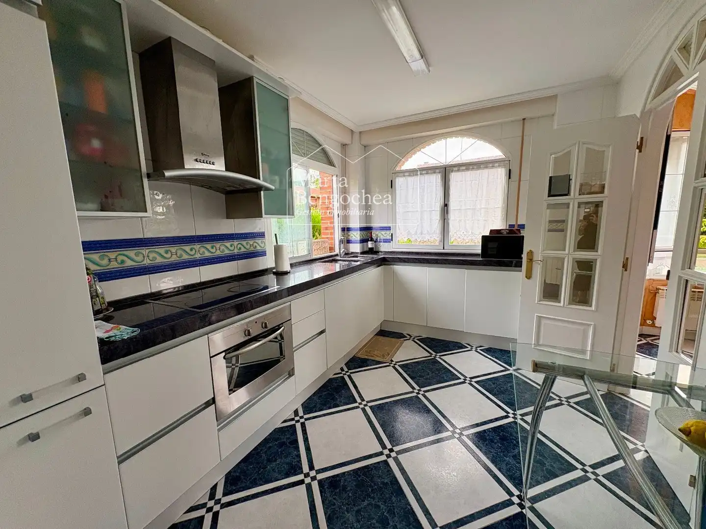 Kitchen of Houses for sale in Zigoitia  with Heating, Private garden and Swimming Pool
