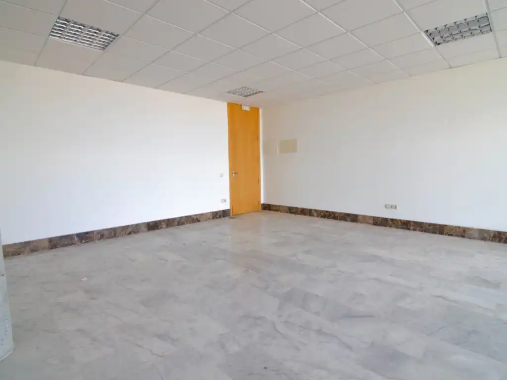 Oficina de alquiler en La Rinconada