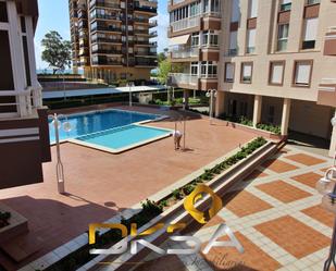 Piscina de Apartament de lloguer en Benicasim / Benicàssim amb Terrassa