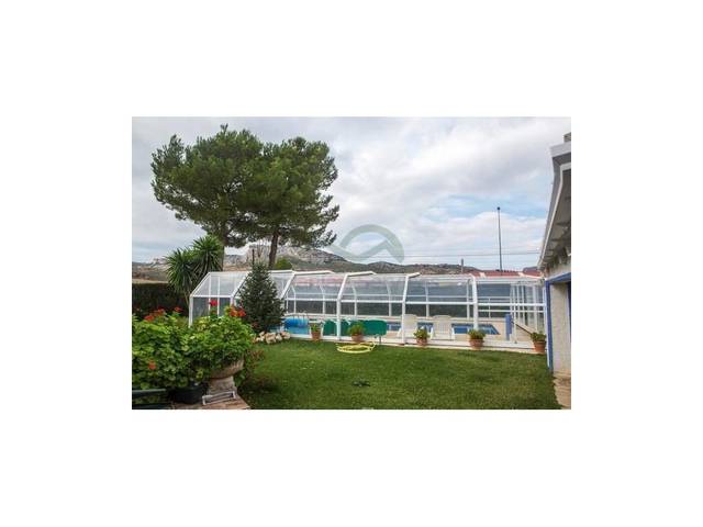 Casa-chalet en Venta en Cuevas del Becerro