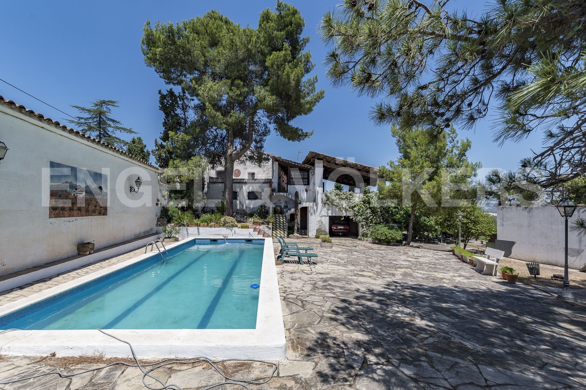 Vista exterior de Finca rústica en venda en Esparreguera amb Calefacció i Piscina