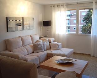 Living room of Flat to rent in  Granada Capital  with Heating, Furnished and Oven