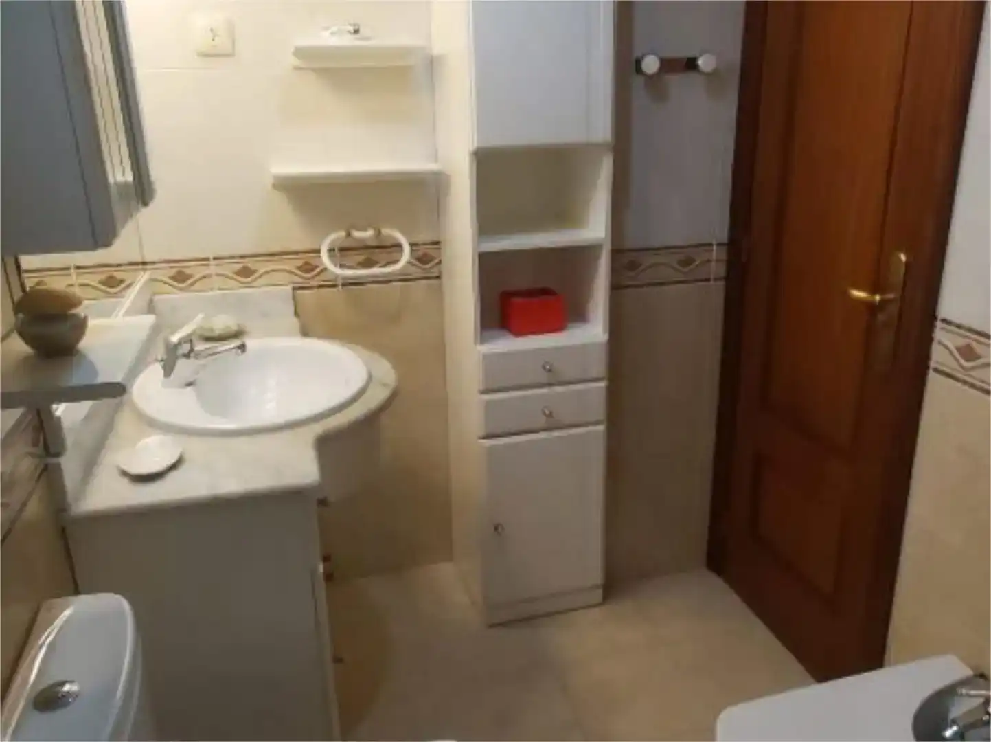 Bany de Pis en venda en Bilbao  amb Balcó