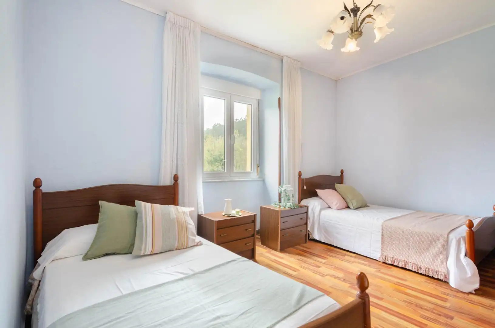 Habitación de Casa o chalet en venta en Salas con Calefacción, Jardín privado y Amueblado