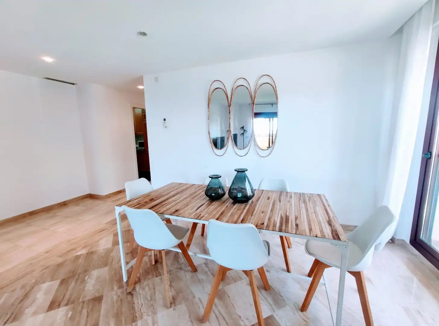 Comedor de Piso en venta en Marbella con Aire acondicionado, Terraza y Amueblado