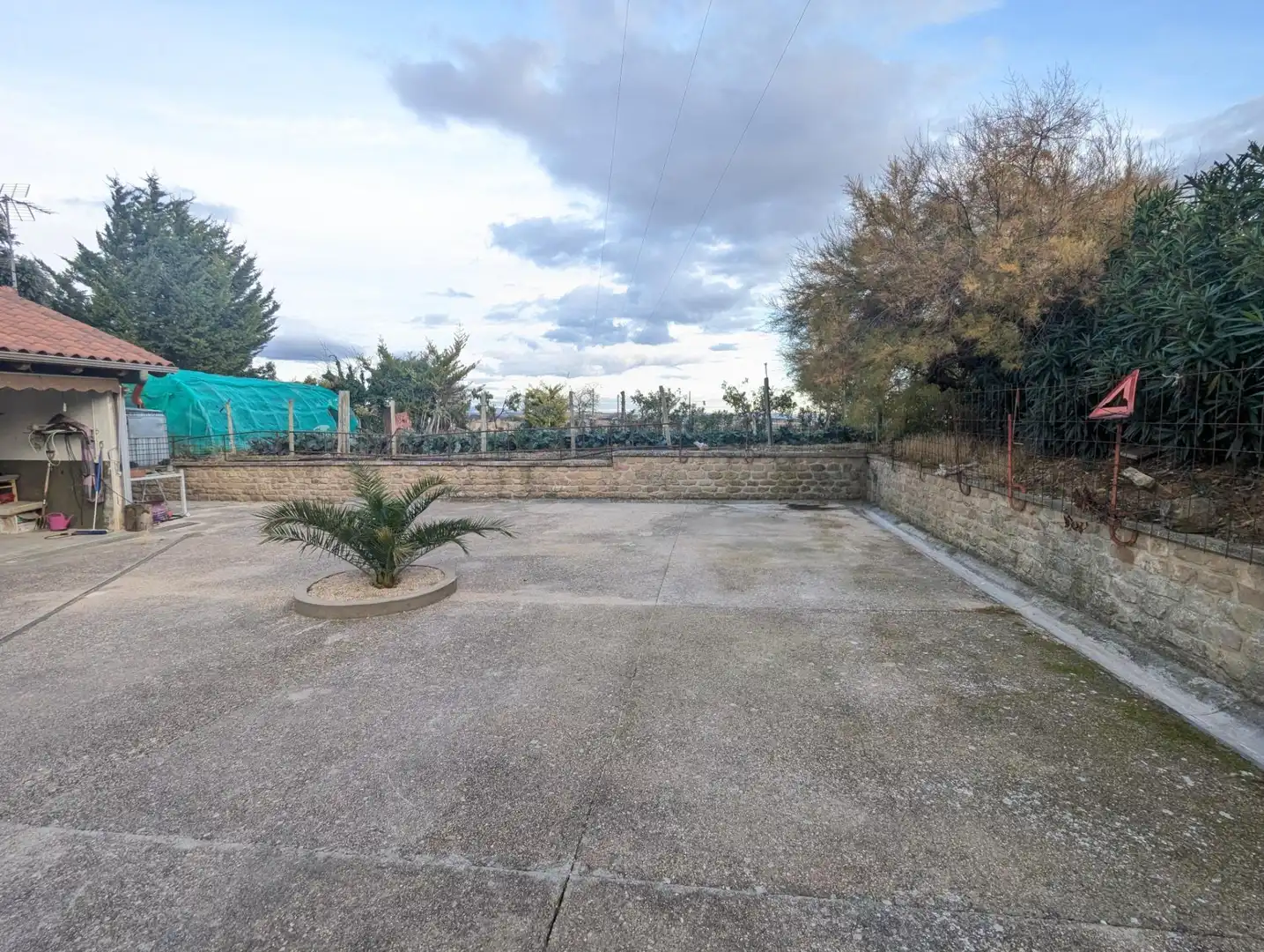 Jardín de Nave industrial en venta en Aberin