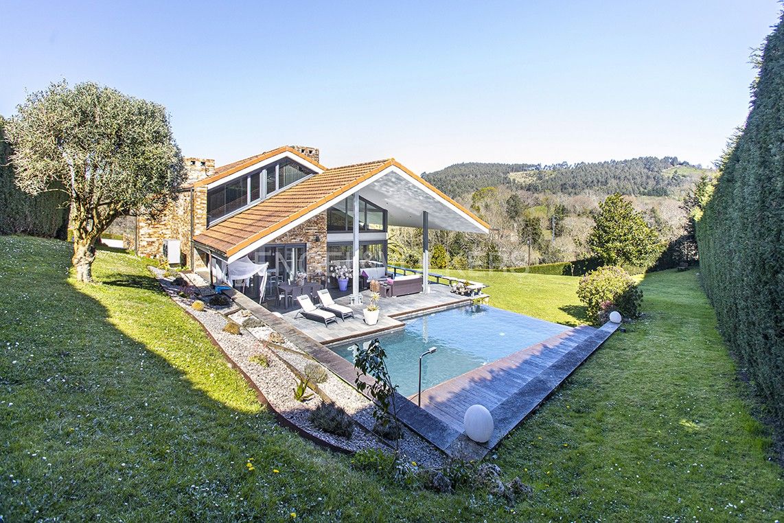 Exterior view of House or chalet for sale in Gijón   with Air Conditioner, Heating and Private garden