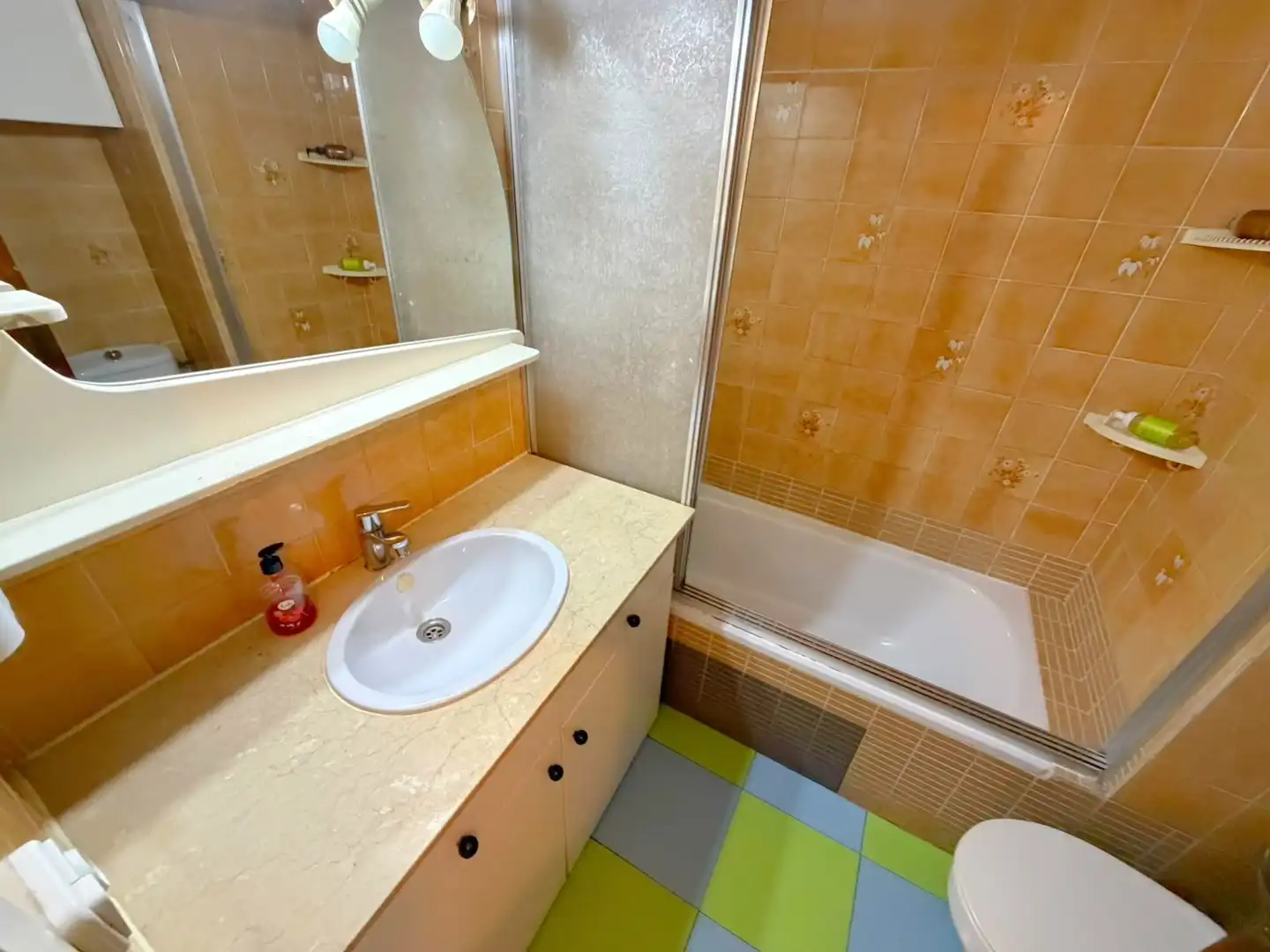 Bany de Pis en venda en El Prat de Llobregat amb Aire condicionat, Calefacció i Parquet