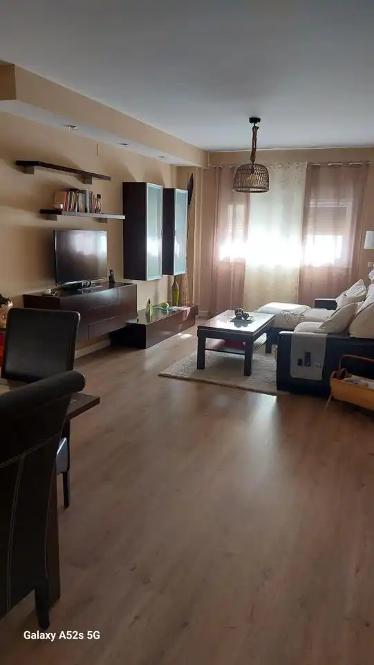 Wohnzimmer von Einfamilien-Reihenhaus zum Verkauf in Alhaurín de la Torre mit Klimaanlage, Terrasse und Abstellraum