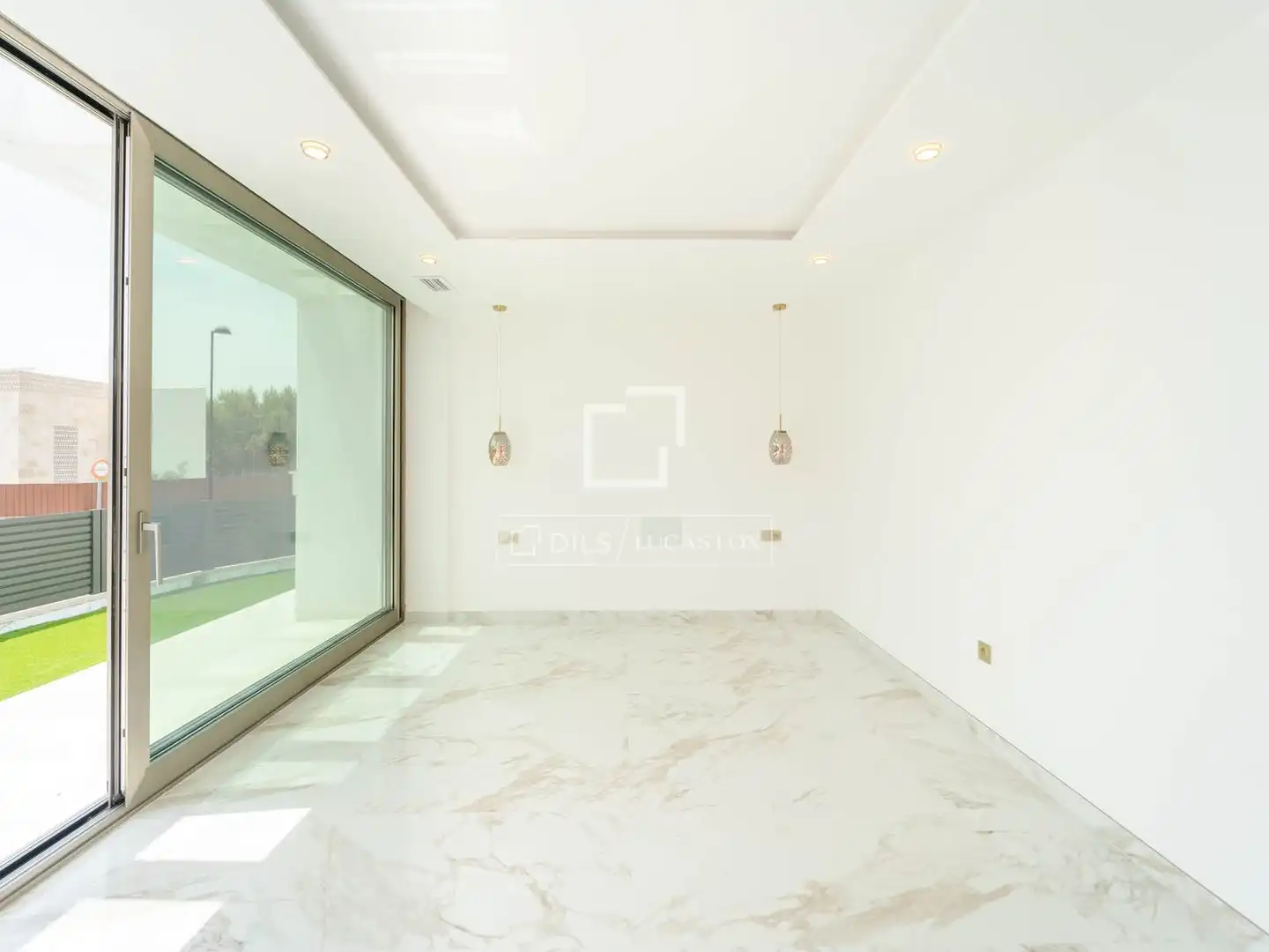Houses for sale in Torrent  with Air Conditioner, Private garden and Terrace